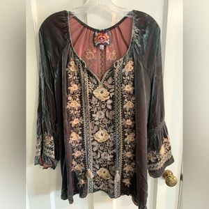 Beautiful Johnny Was embroidered top - medium